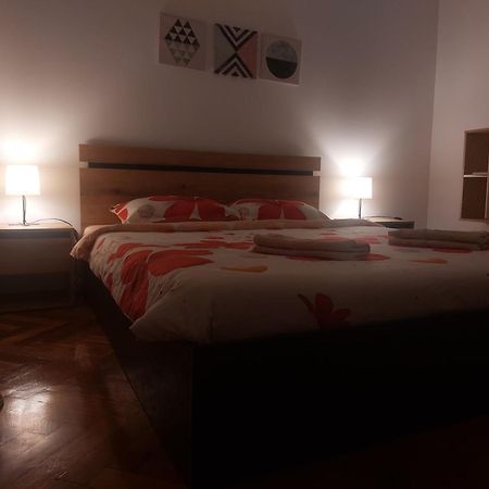 Eli'S Apartments -Ultracentral Near Palas Яш Екстериор снимка