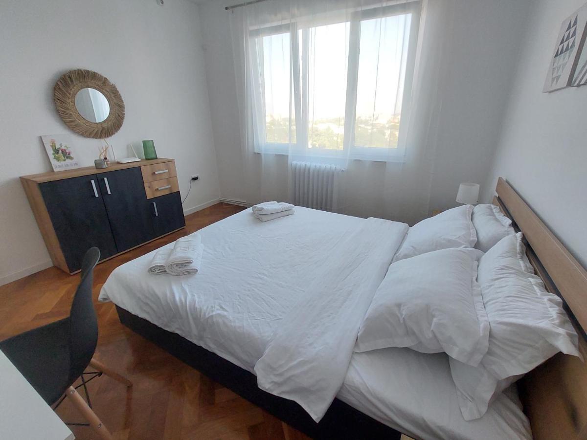 Eli'S Apartments -Ultracentral Near Palas Яш Екстериор снимка
