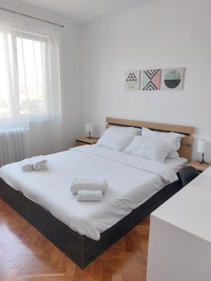Eli'S Apartments -Ultracentral Near Palas Яш Екстериор снимка