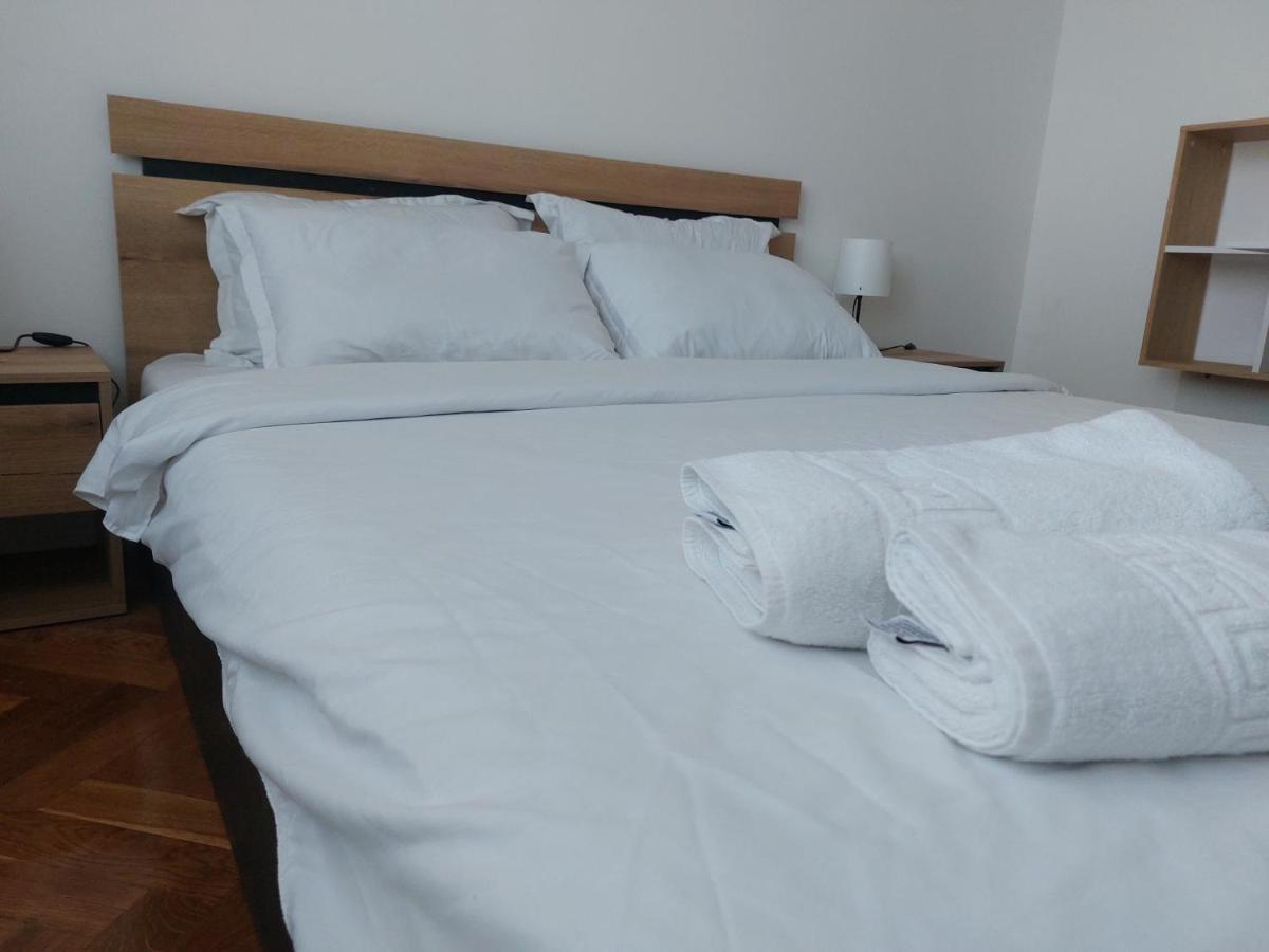 Eli'S Apartments -Ultracentral Near Palas Яш Екстериор снимка